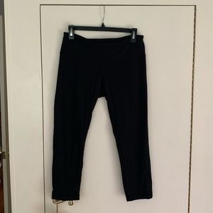 LULULEMON BLACK WONDER UNDER CROP